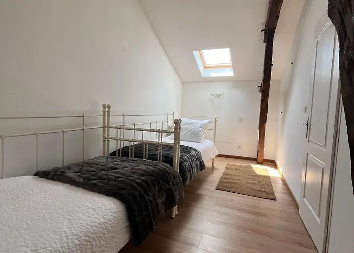 2, Domaine Logis Gascogne Casa de Férias *